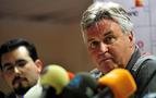 Guus Hiddink resmen Anzhi’de