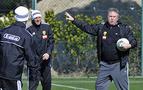 Hiddink pahalı transferler istemiyor