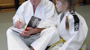 Putin judo elbiselerini giydi, kara kuşağını kuşandı